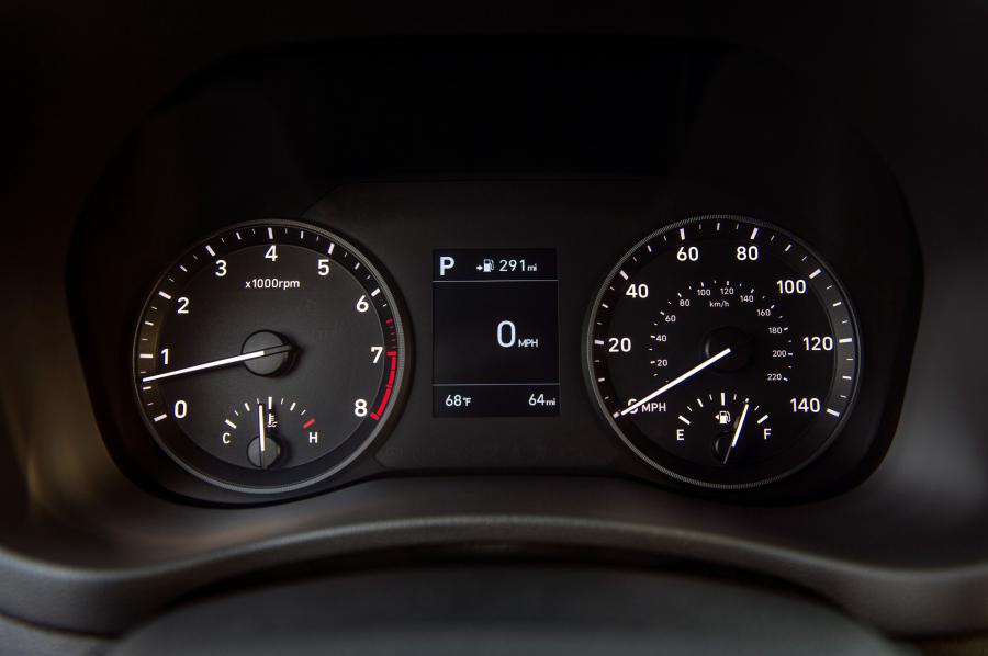 Панель приборов Hyundai Accent 2017 года  (NA) (фото 57 из 63)